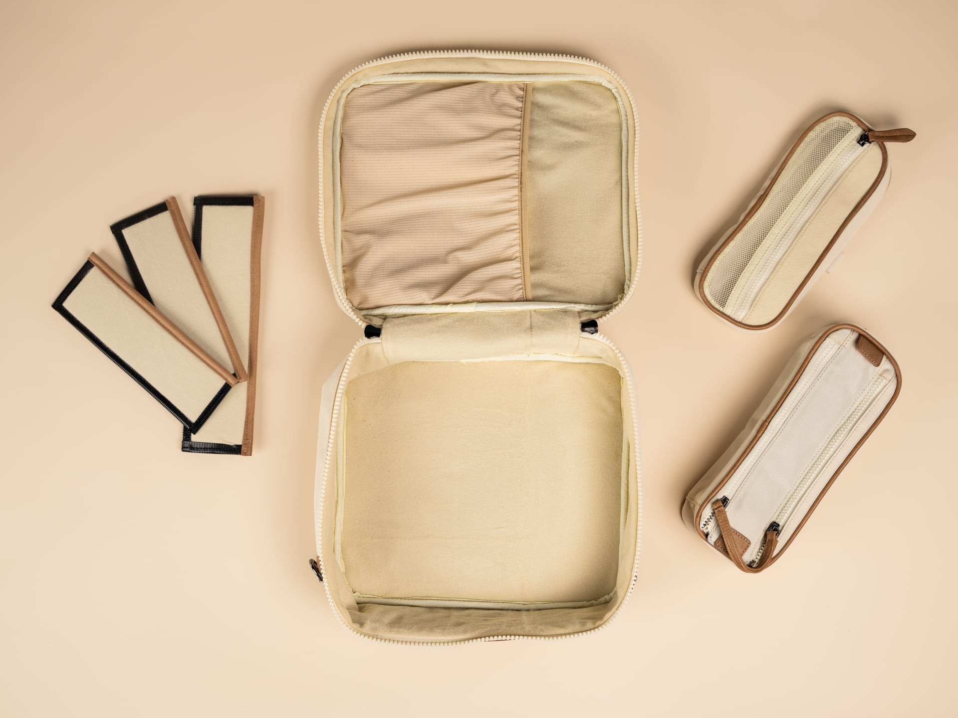 Open organized nappy bag with adjustable dividers and removable compartments